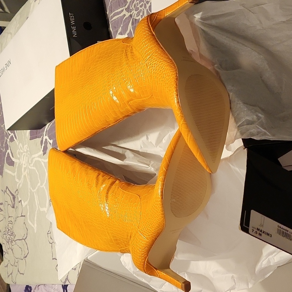 High heel boots